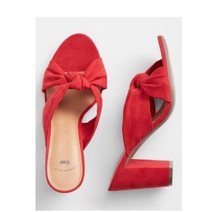 Knotted block heel mules